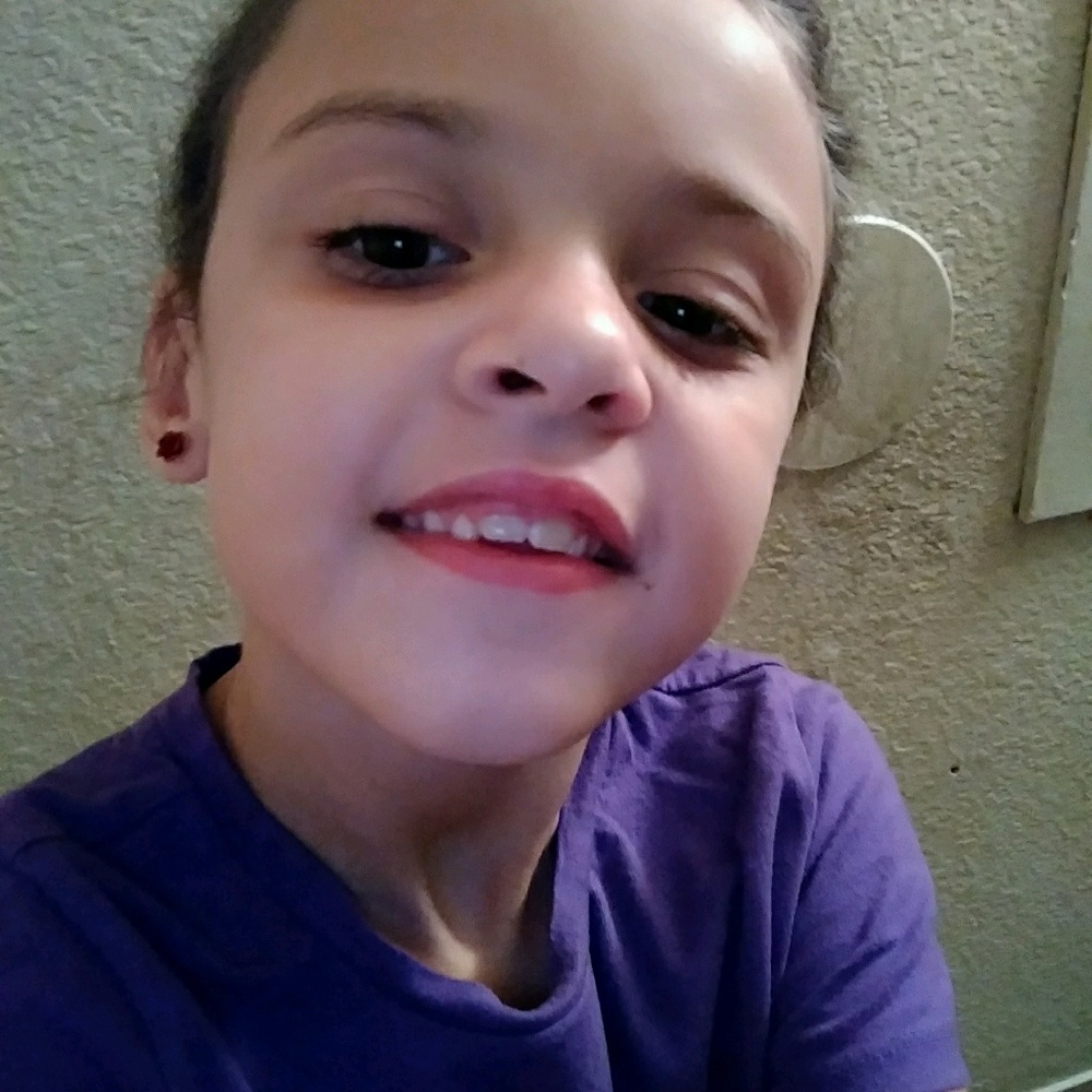 Meet your Posher, Alicia